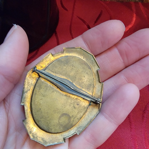 Vintage Victorian Brass Cameo Brooch - Picture 12 of 12